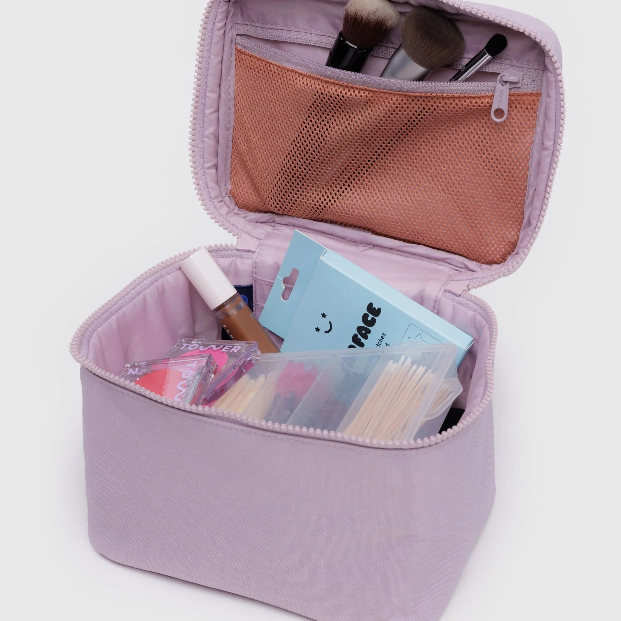 BAGGU Large Cosmetic Case - Pink makeup bag with cosmetic items