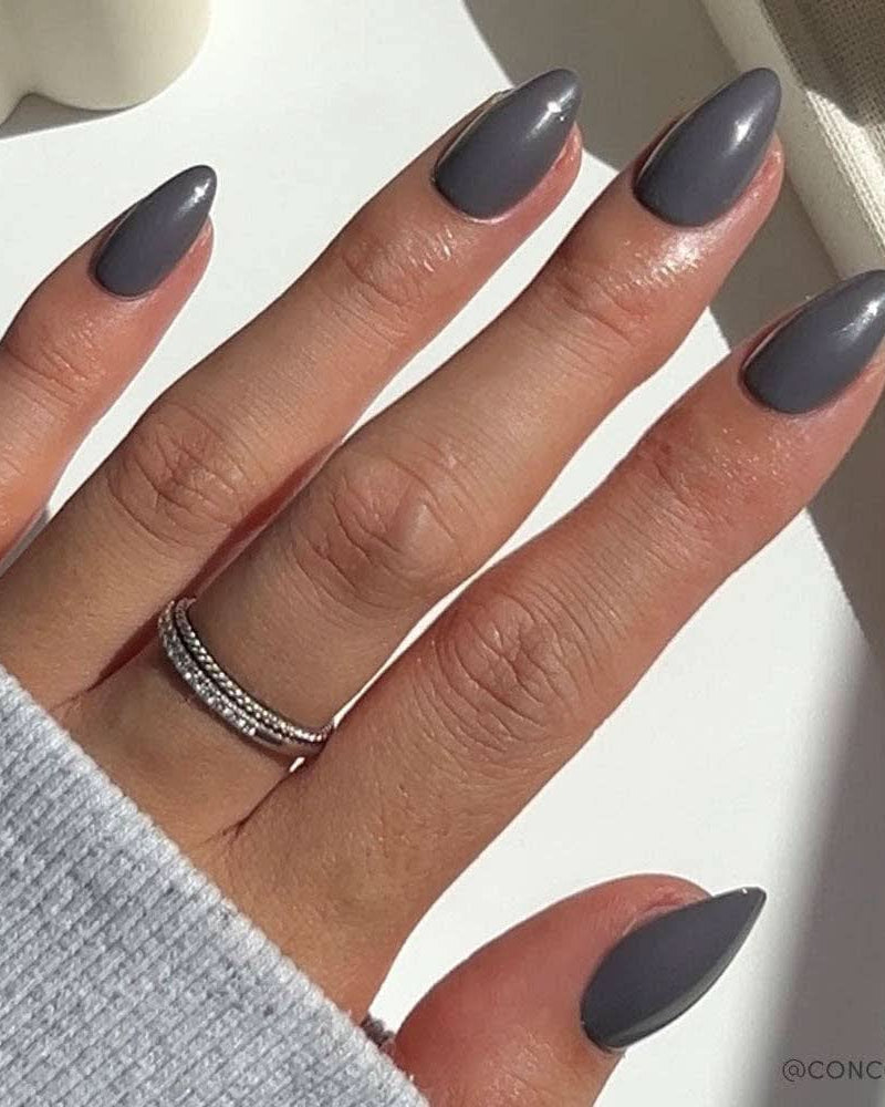 Ash Grey Glamnetic Nails