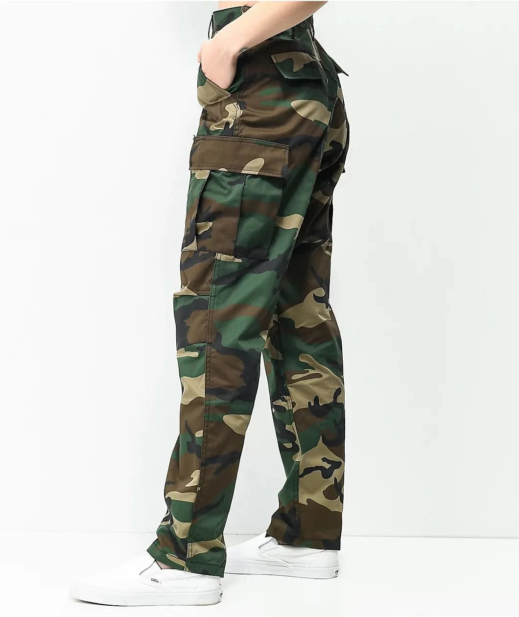 Rothco-BDU-Woodland-Classic-Camo-Cargo-Pants-_356378-alt1-US_jpg