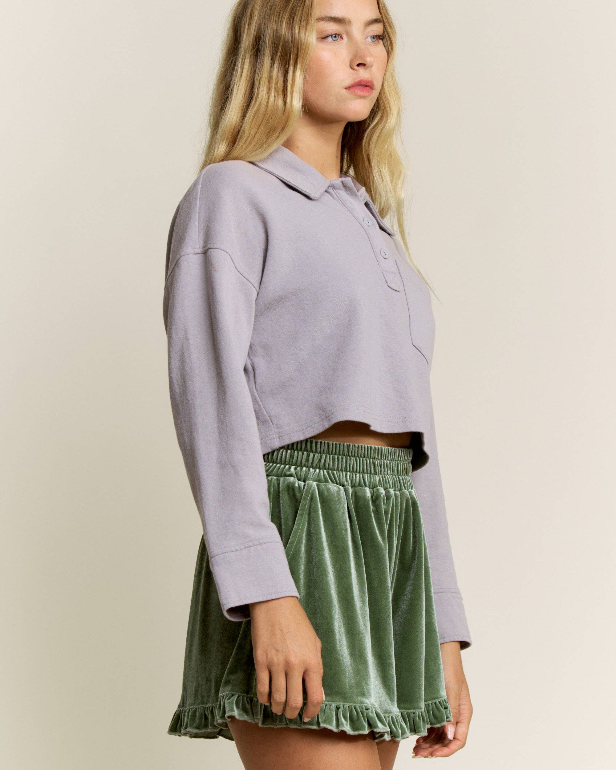 Relaxed silhouette with roomy side pockets