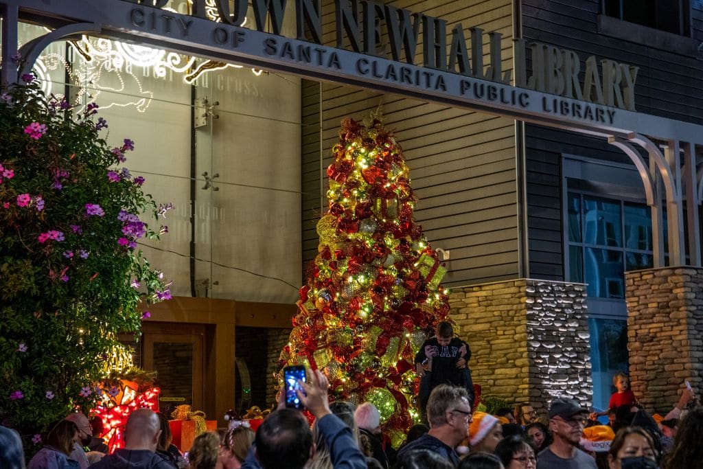 Come Get in the Holiday Spirit with F+C! A Holiday Shopping Experience Like No Other