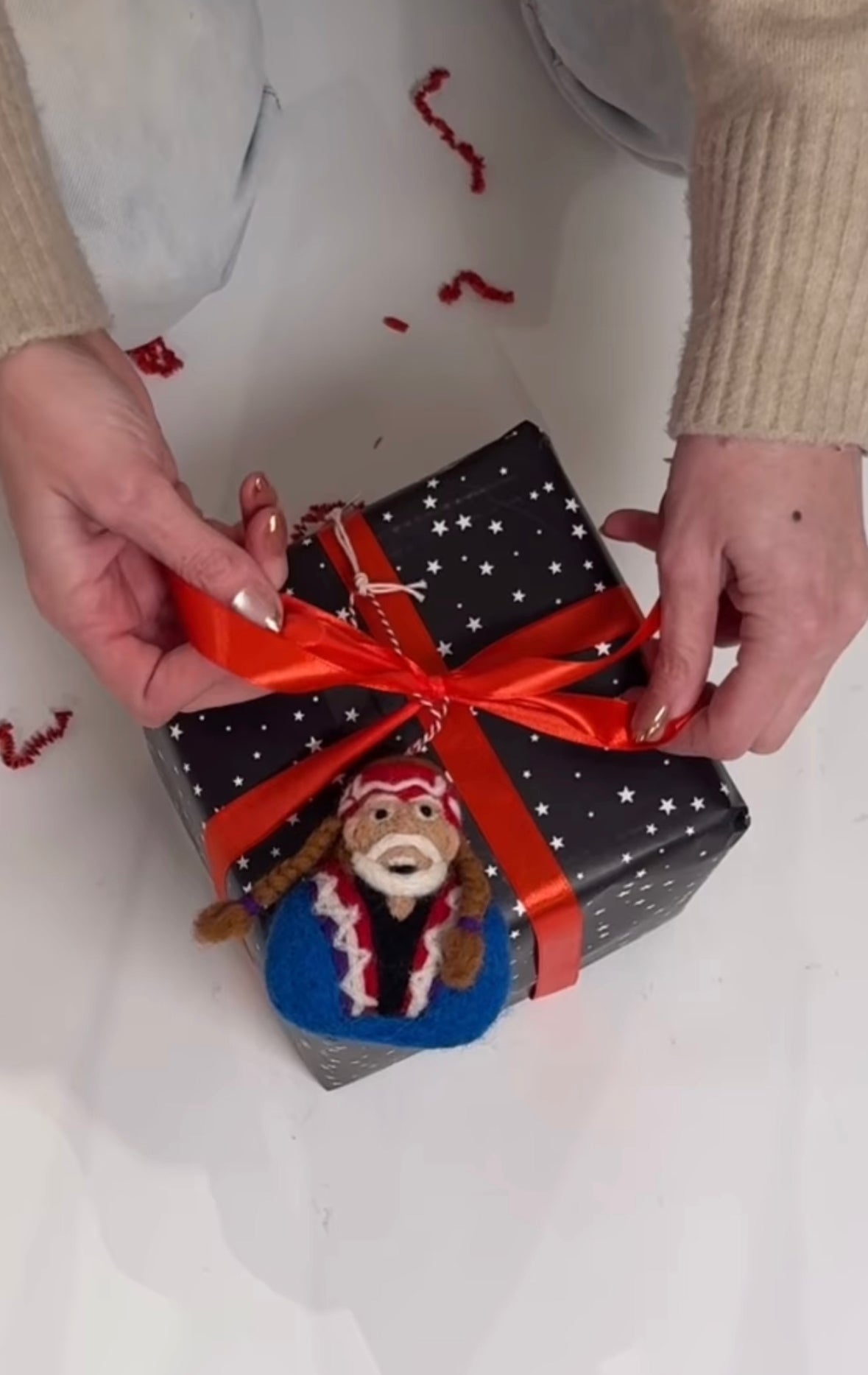 The Art of Wrapping a Gift: Elevating Your Presents with Ornaments and Ribbons