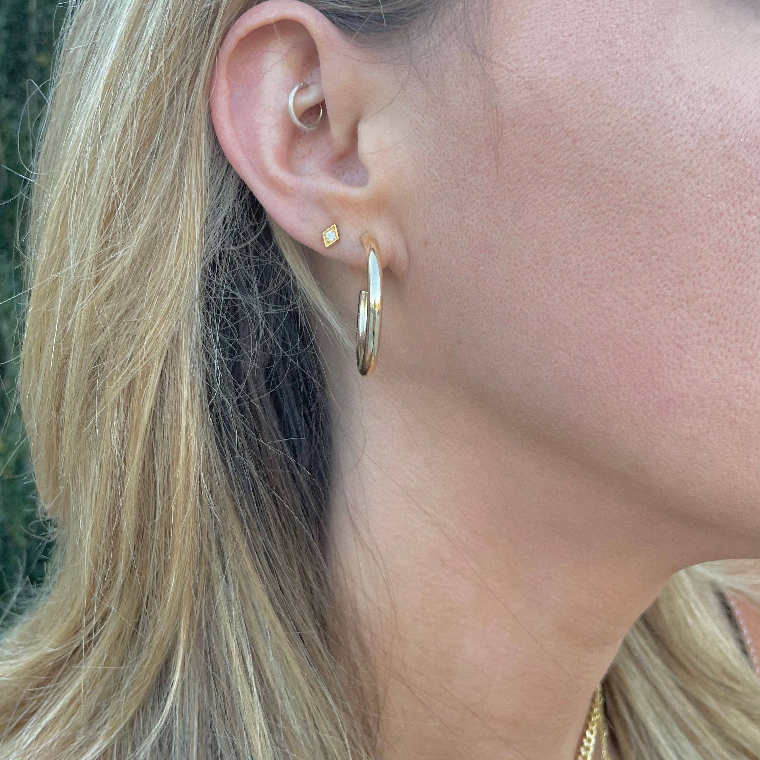 Nikki Smith - 14k Gold Tessa Tube Hoops: Medium - FORM + CONTENT