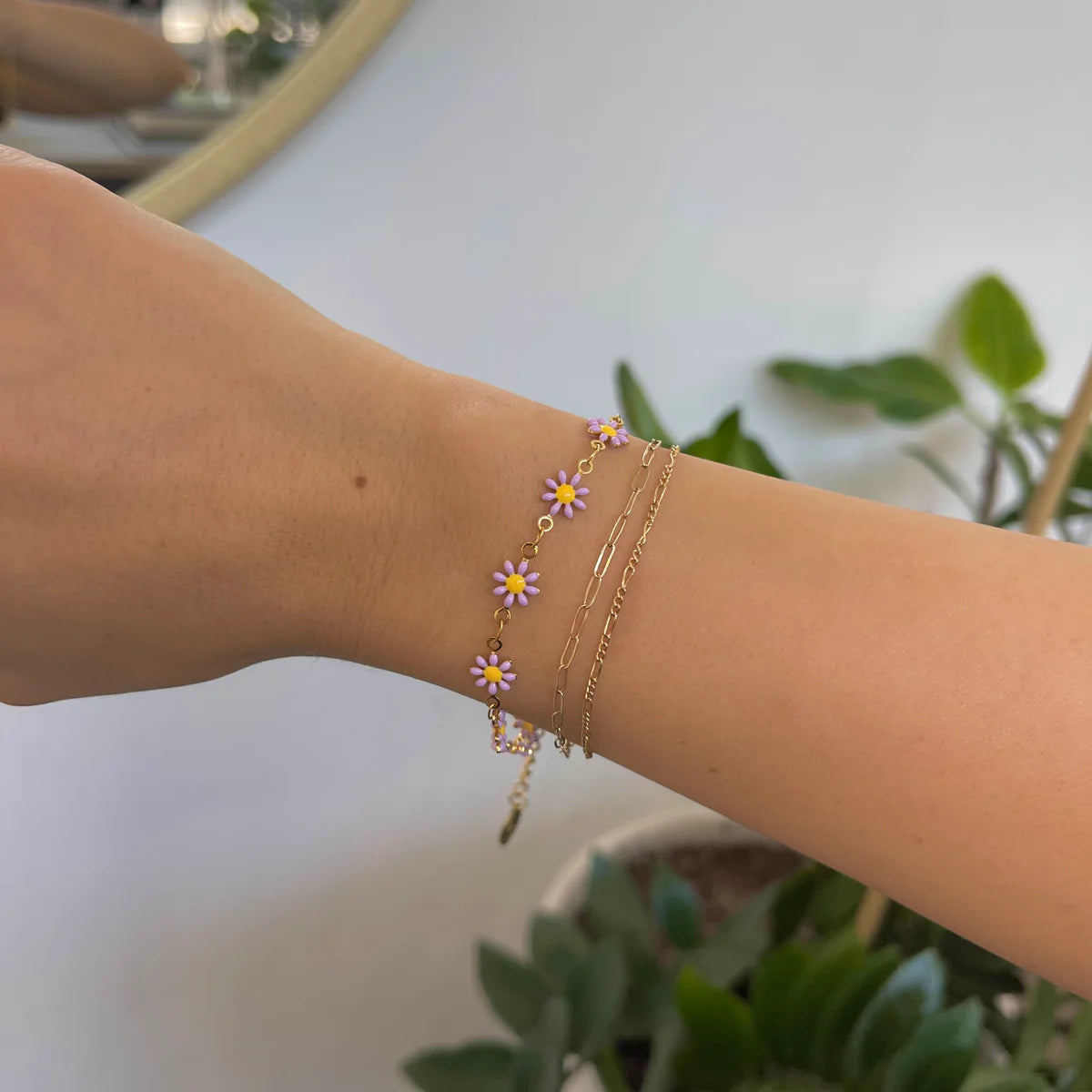 Nikki Smith - 14k Gold Daisy Bracelet - FORM + CONTENT