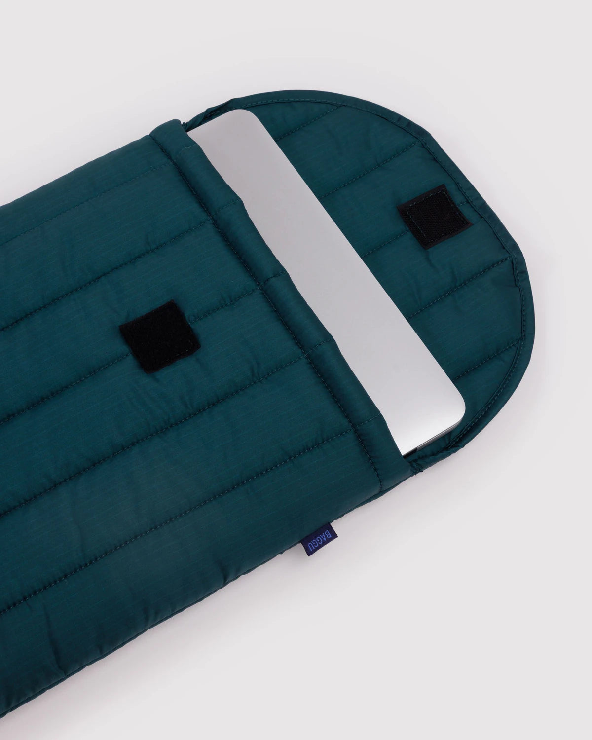 BAGGU Puffy Laptop Sleeve - Thumbnail 4